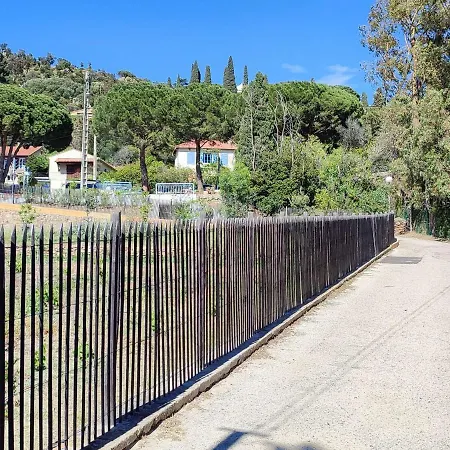 Au Lavandou Avec Terrasse, Climatisation Et Option Wi-fi - Fr-1-308-174 Villa *